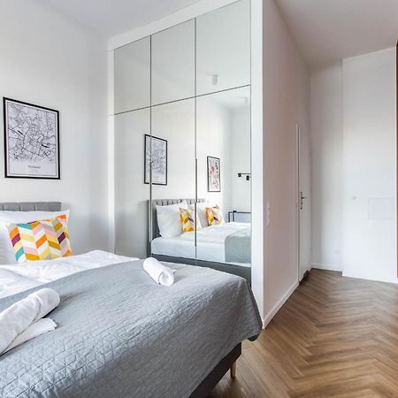 Nowoczesne I Stylowe Studia Very Berry W Poznaniu By Noclegi Renters Poznań Exterior foto