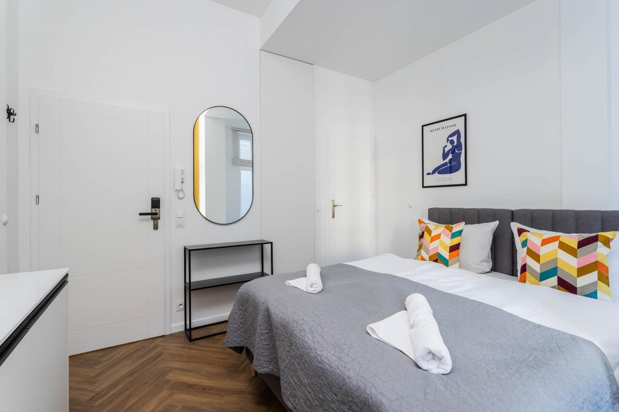 Nowoczesne I Stylowe Studia Very Berry W Poznaniu By Noclegi Renters Poznań Exterior foto