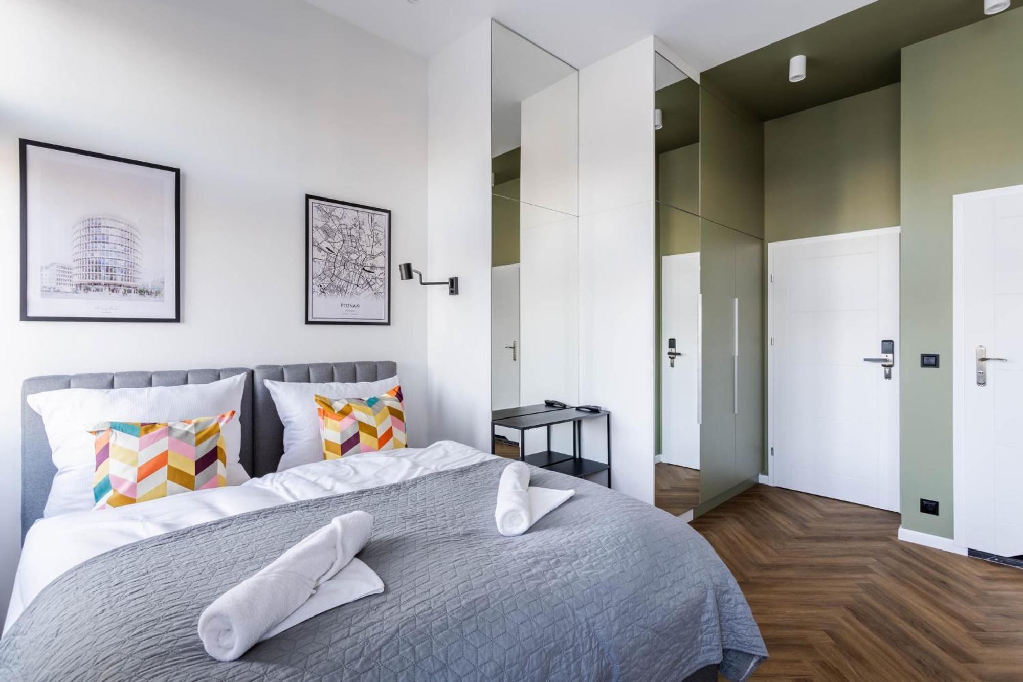Nowoczesne I Stylowe Studia Very Berry W Poznaniu By Noclegi Renters Poznań Exterior foto